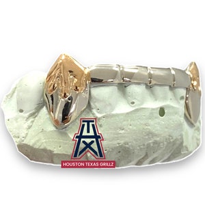 Custom Solid Drip Fangs With Bar Grillz