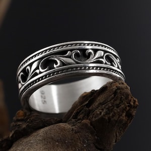 Victorian Floral Band Ring for Men, Engraved Wedding Band, Gold Flower Pattern Band Ring, Elegant Promise Ring, Victorian Jewelry