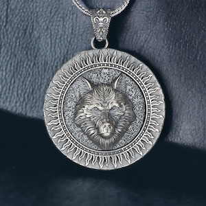 Engraved Wolf Necklace, Handmade Men Necklace, Sterling Silver Animal Necklace, Wolf Pendant, 3D Animal Necklace, Wolf Jewelry