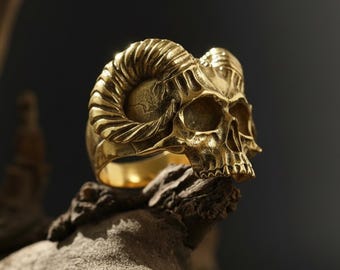 Skull Ring with Horns, Gothic Biker Jewelry, Men's Statement Ring