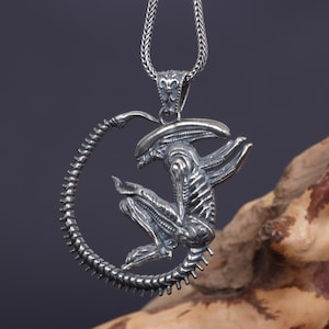 Silver Alien Necklace for Men, Sci-Fi Xenomorph Necklace, Gothic Space Creature Jewelry, Horror Movie Inspired Necklace, Gift for Him