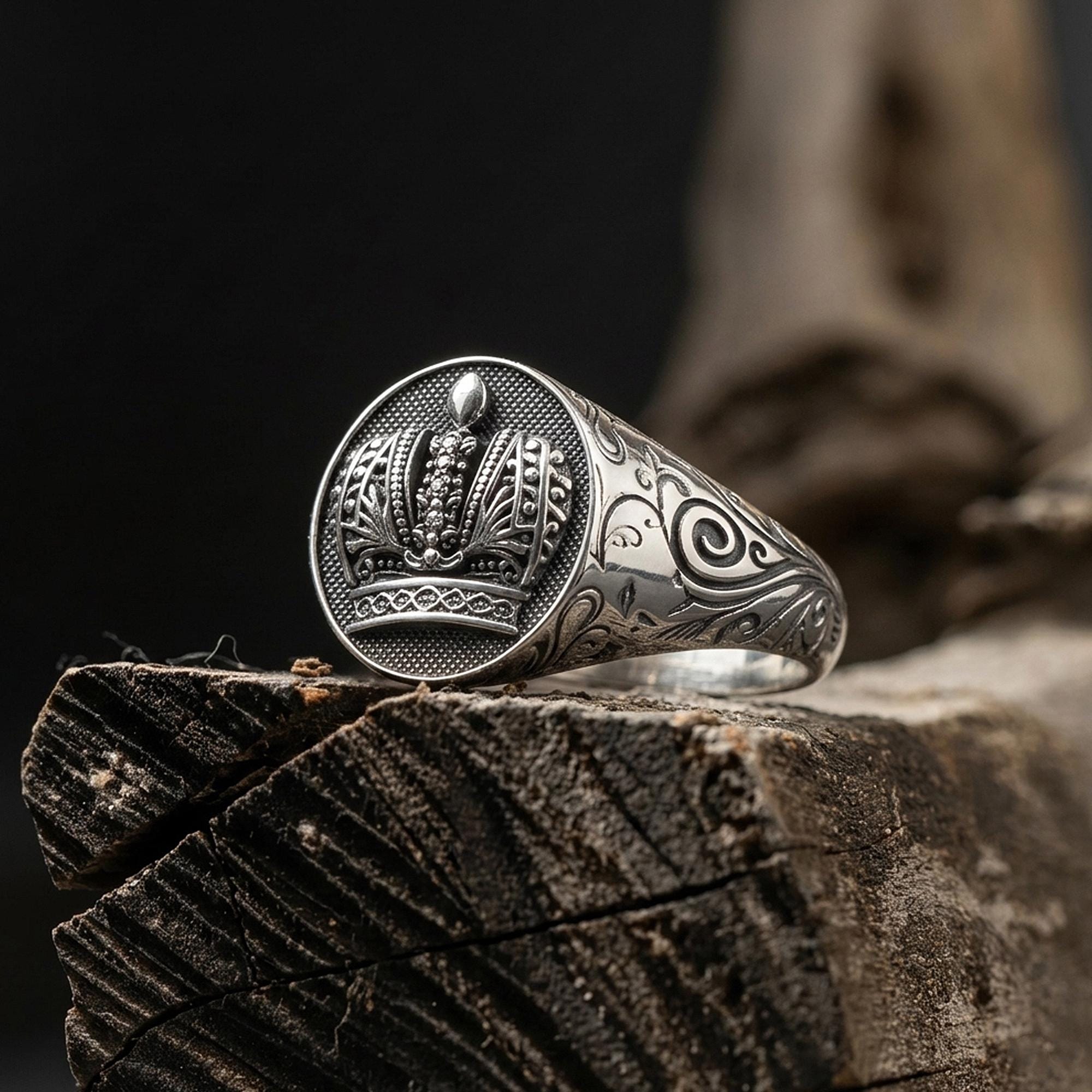 Silver King Crown Signet Ring for Men: Royal Crest Regal Statement