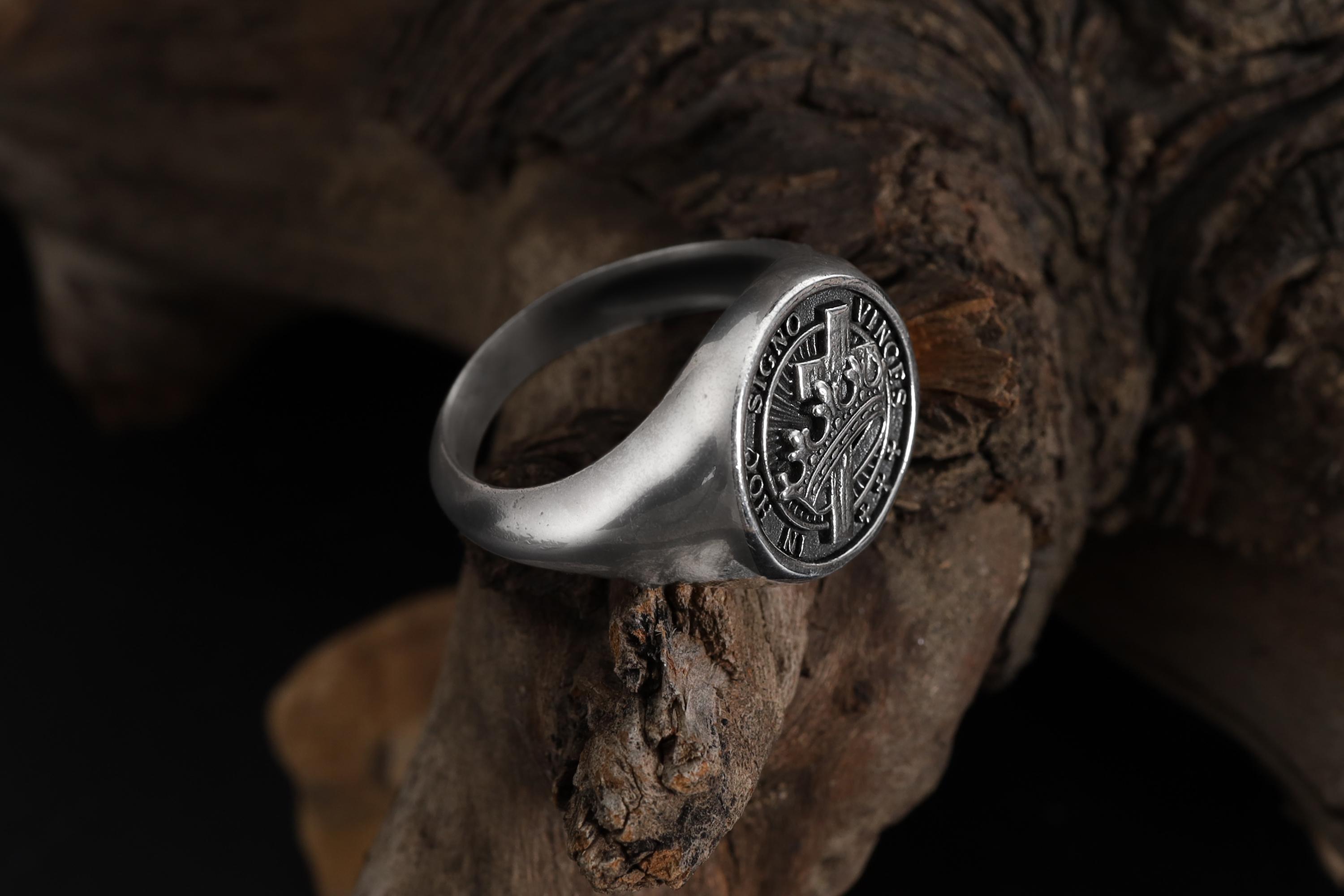 In Hoc Signo Vinces Signet Ring: Seal of Knights Templar Ring