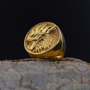 Anel de sinete em prata de lei com galo, joia masculina artesanal.