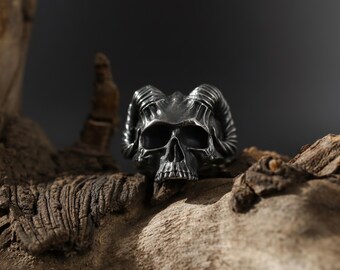 Silver Devil Head Ring: Horned Demon Head Ring, Scary Skull Ring