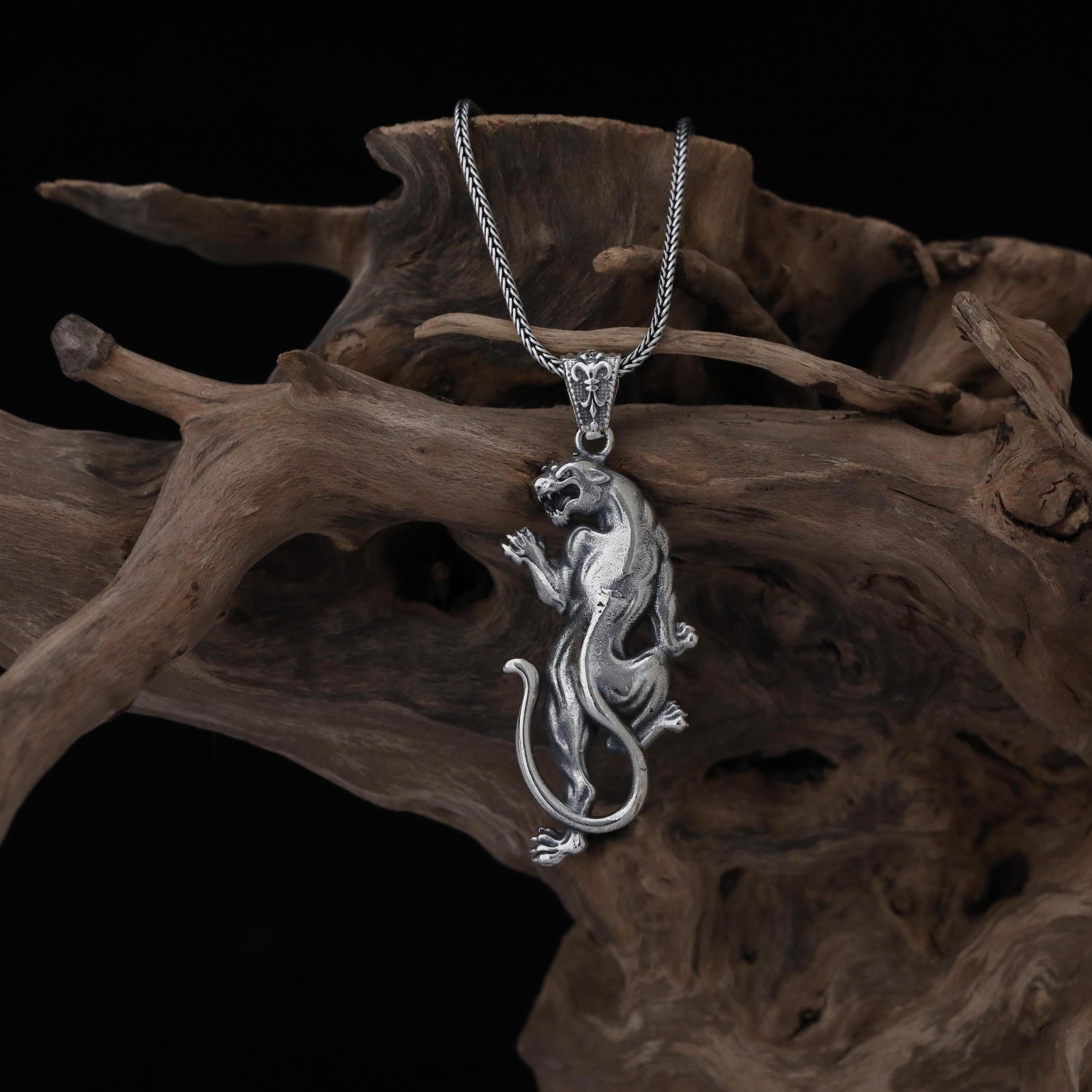 酸化加工スターリングシルバー製パンサーペンダントネックレス