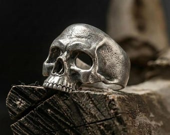 Anillo de calavera Memento Mori de plata de ley hecho a mano, joyería gótica motera, anillo clásico 3D para hombre