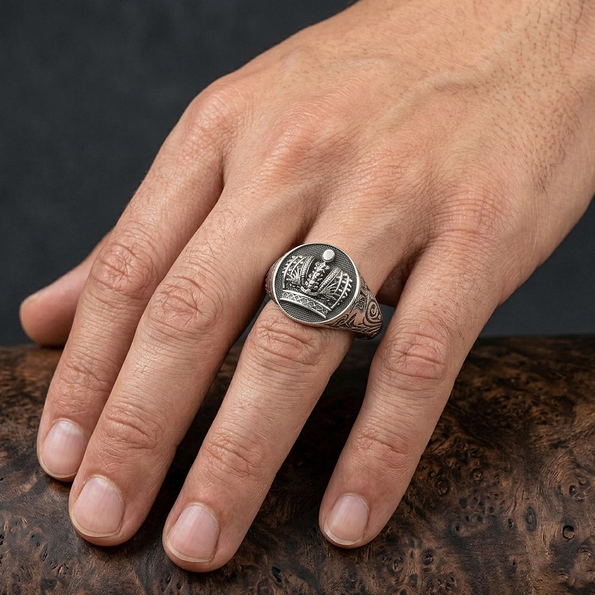 Silver King Crown Signet Ring for Men: Royal Crest Regal Statement