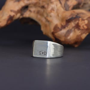 Anel de sinete personalizado para homens, anel gravado personalizado, presente de joia romântica, anel de sinete quadrado, presente de aniversário para homens, anel com duas iniciais