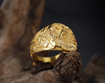 Men's 10k Yellow Gold Freemason Ring - Square & Compass With Blue Stone, Size 11.25