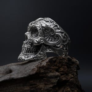 Vintage schedelring heren, gotische 3D-schedelring, motorring, ring met barok patroon, geoxideerde zilveren punkring, unieke herenring, cool cadeau