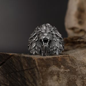 Large Wild Cat Ring, King Of The Beasts Ring, Leo Zodiac Ring, Wild African Lion Ring, Chunky Lion Ring, Symbol of Power & Majest Ring