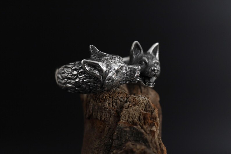 Kissing dogs ring, dog lover inspired animal jewelry, symbolic friendship statement band, and handcrafted cute accessory designed for those who are drawn to love, loyalty, and emotional connection. This charming ring features two detailed dog figures in a kissing pose, creating a heartwarming and playful design that represents affection, companionship, and unconditional love.