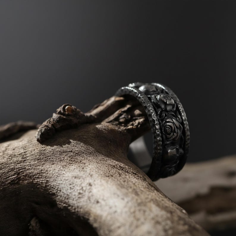 blumigen Schädel Ehering: Rose und Schädel-Band-Ring, Gothic Hochzeit für Ihn, Rosen der Ewigkeit Ring Bild 12