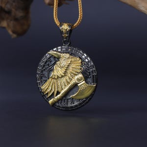 Silber Wikinger Krähe mit Axt Anhänger, Raben Halskette, Krähe mit Gravur, Axt mit Raben Anhänger, Paganer Schmuck, Wikinger Schmuck