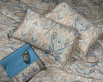 Bohemian bedding queen Quilt comforter set, Luxury bedding Paisley print.