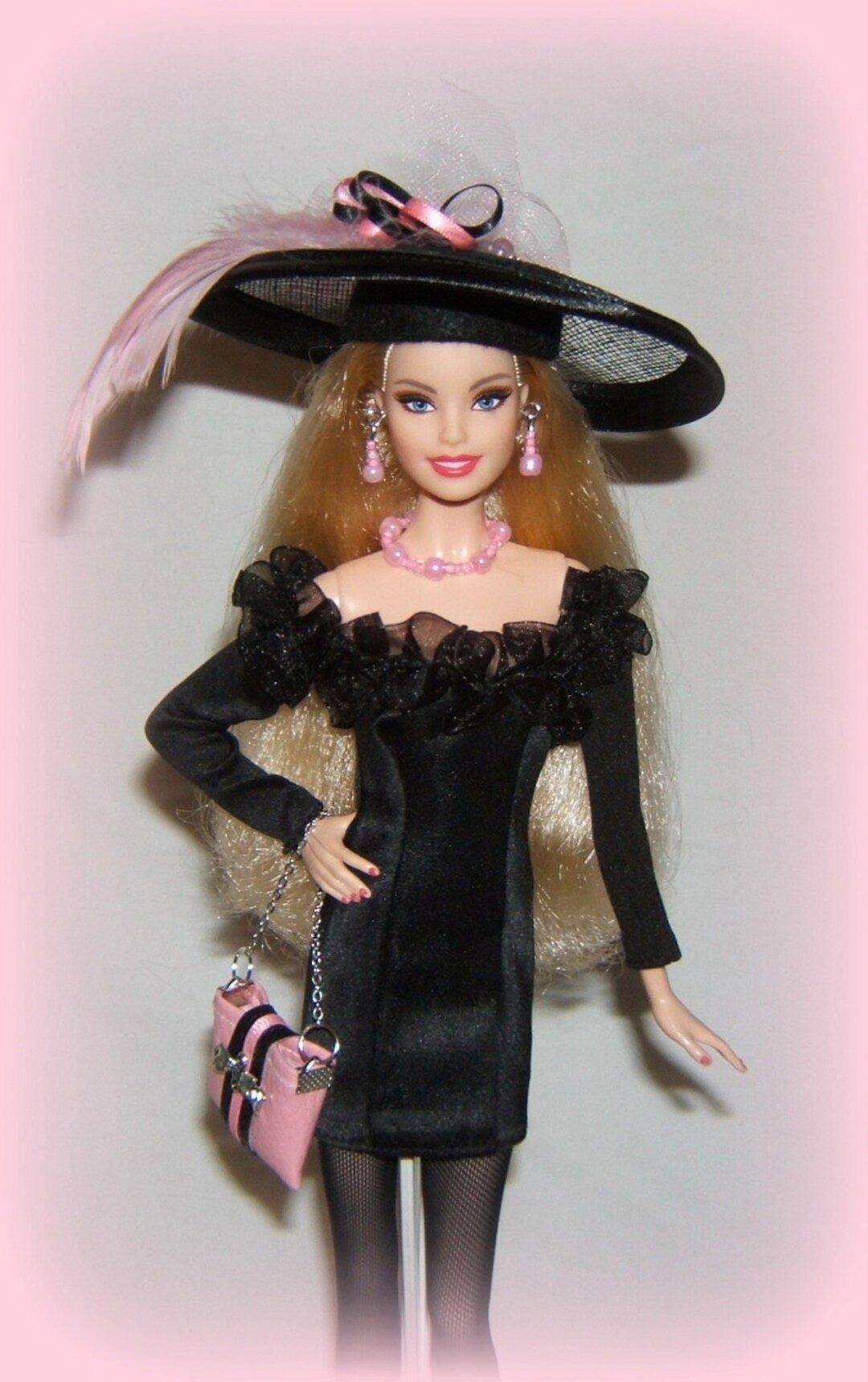 Poupée Barbie Collection 'Noir Chic 2' Par Mattel - État Comme Neuf Avec Tenue