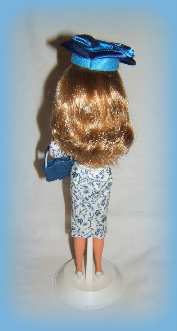 Poupée Barbie Collection Shopping Chic Rétro 5 – Mattel – Comme Neuve – Avec Vêtements