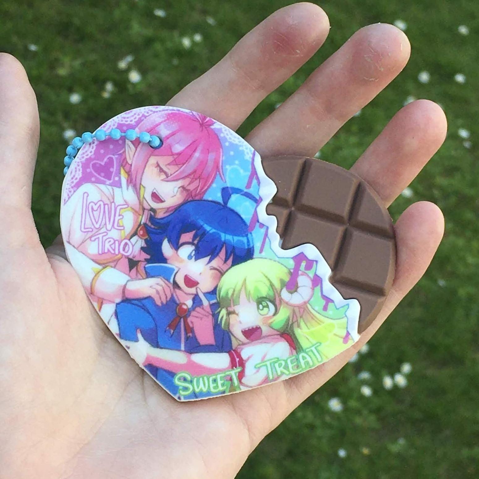 3色セット BASICKS X Tachikoma Heart Charm Welcome to Demon School Iruma-kun! - Love Trio PVC Chocolate Heart