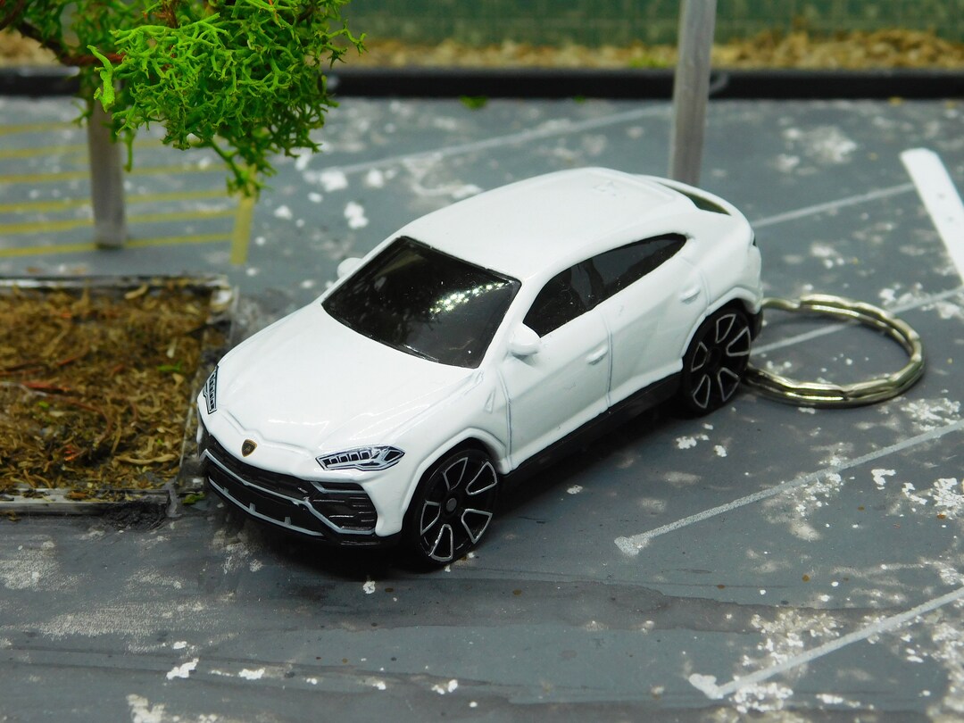 Urus White Keychain, Car Keychain , Pendant, Gift, We Ship