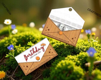 Könnte beinhalten: Zwei Geschenkkartenhalter aus Holz mit Geburtstagsthema. Einer hat den Text "Birthday GIFT FOR YOU" und der andere enthält einen 100-Dollar-Schein. Beide haben den Text "SPEND IT ON YOUR DREAM LOVE U".