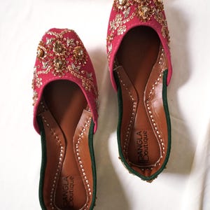 Green and Pink Handmade Jutti/Khussawomen wedding jutti, Indian Ethnic party shoes, Women mojaris, Women Khussa, shoes with beads