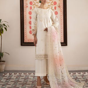 White and pink raw silk salwar kameez Pakistani salwar kameez party wear traditional Salwar kameez, embroidered with organza dupatta