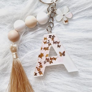 Llavero con letras de resina personalizado, accesorios para mujer, dije para bolso hecho a mano, llavero con letras de resina, accesorios para regalo de cumpleaños