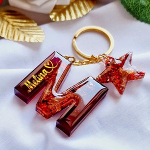 Llavero de letra personalizado de lujo, llavero con inicial monogramada de resina personalizada, llavero elegante para mujer, regalo personalizado para amigos