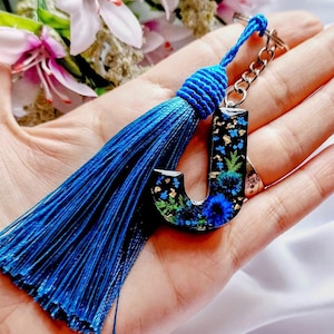 Llavero de flores secas, dije para bolso hecho a mano, inicial personalizada, llavero de flores secas, regalo único personalizado