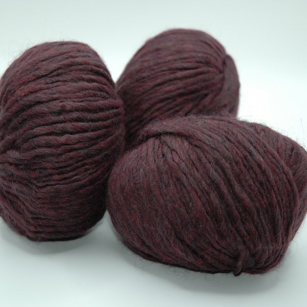 A beautiful bulky weight yarn. Great for warmth & amazingly soft. A terrific yarn for sweaters, gloves, scarves, socks. Colorway: Dark Brown
