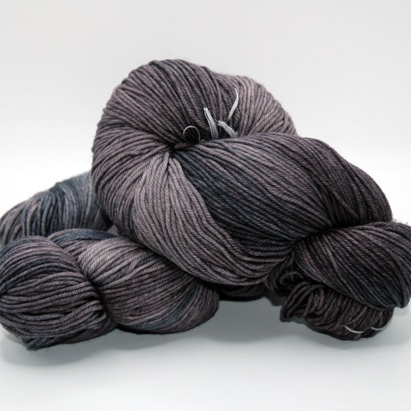 Malabrigo Arroyo Sport Weight, superwash Merino, hand-dyed Plomo colourway is a plied, yarn with great stitch definition & a soft hand.