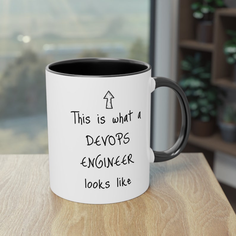 DevOps Engineer Tasse: Geschenk für Programmierer, 323 ml Fassungsvermögen Bild 2