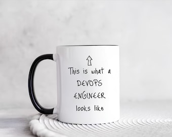 DevOps Engineer Tasse: Geschenk für Programmierer, 323 ml Fassungsvermögen