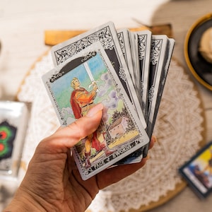 Luxury Tarot Deck, Tarot Cards Gift with Guidebook, Classic 78 Tarot Cards, Tarot Deck for Beginner, Tarot Deck with Silver Edges Cute Tarot
