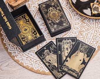 Tarot gotycki 78 kart w pudełku, talia tarota dla początkujących z przewodnikiem, talia tarota z czarnego złota, prezent w postaci talii kart tarota, ręcznie robione karty tarota z folii
