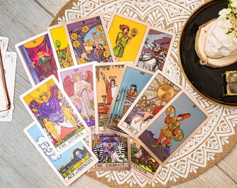 Colorful 78 Card Tarot Deck with Guidebook, Classic Tarot Set for Beginners & Experts, Vibrant Divination Deck, Tarot Gift for Christmas