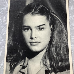 Vintage Brooke Shields  Headshot Black and White 8X10 Publicity Photo 8x10