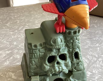1984 Arrow MOTU He Man Castle Grayskull Point Dread Gumball Bank vintage