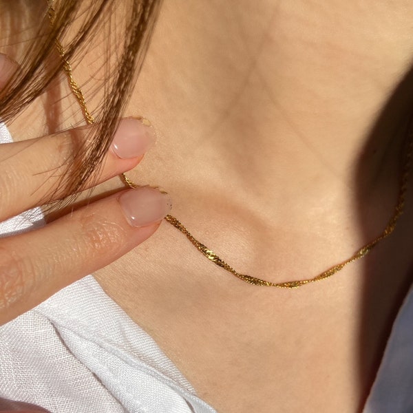 18K PVD Gold Dainty Twisted Chain Necklace • Whisper Thin Waterwave Chain • Minimalist Basic Necklace • Tarnish Free • Waterproof Jewellery