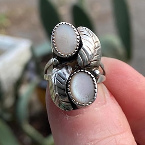 Vintage Navajo Sterling & Mother of Pearl Ring ~ Size 5.5 US