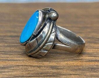 Vintage Native Sterling Turquoise Ring ~ Size 5