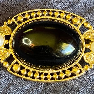 Vintage Brosche aus Messing, Schwarzem Stein und Perle
