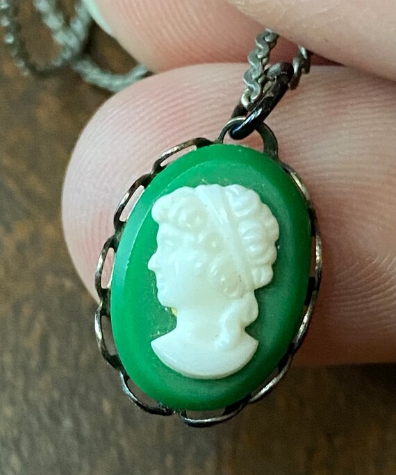 Vintage Kelly Green Cameo ~ Tiny