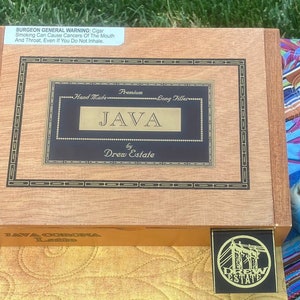 Java by Drew Estate, scatola per sigari in legno vuota, Java Corona Latte, coperchio ribaltabile, 8,5” x 6,25” x 2”
