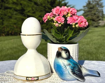 Vintage Engelse merkloze dubbele eierdopje jaren 60 - Wit porselein met bloemen en geometrische rand - Goud verguldsel op randen - 4" hoog