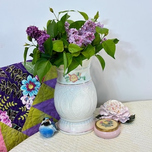 Rare Vintage Belleek Irish Heritage Collection Porcelain Irish Lace 10” Vase Limited Edition