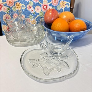 Vintage 1940’s Hazel Atlas Orchard Apple Luncheon/Snack Set - 8 pieces - 4 Plates & 4 Cups - Embossed Apple Blossom in Center - Sold as Set