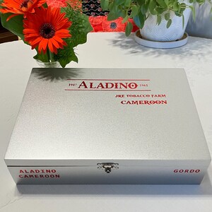 Aladino Cameroon Empty Wood Cigar Box - 9.675” x 7” x 2,25” - Silver Finish with Red Details - Gordo - JRE Tobacco Farm