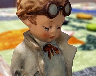 Goebel Hummel à la retraite Docteur #127 TMK5 Garçon